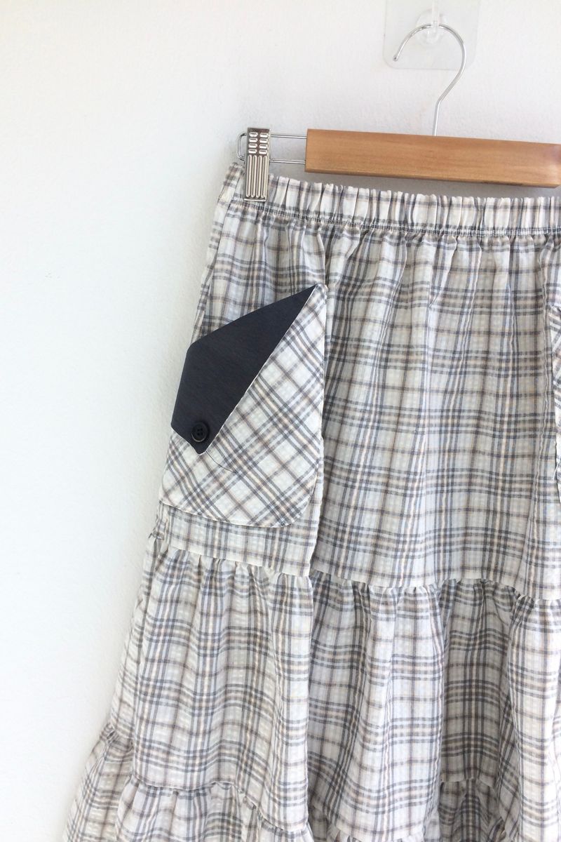 cream checkered pocket skirt