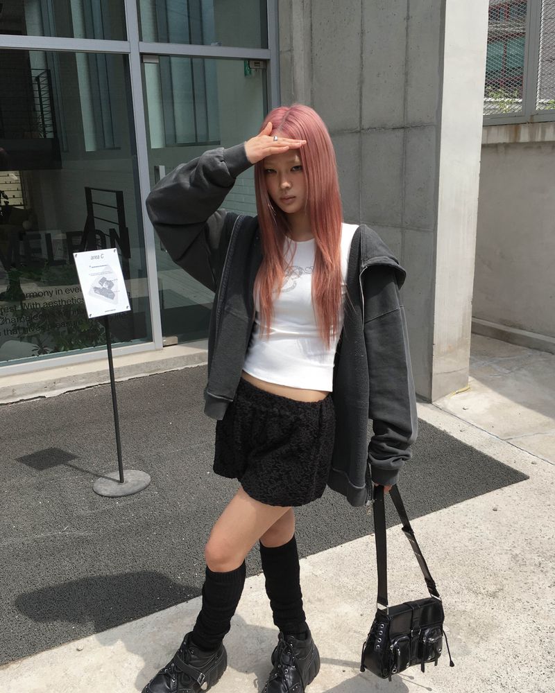 Pigment stud hood jumper