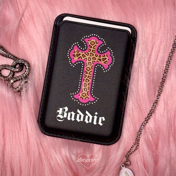SOLARBEEAM(ソーラービーム)の「Leopard Baddie Cross MagSafe Card Wallet(Smartphone Accessories)」