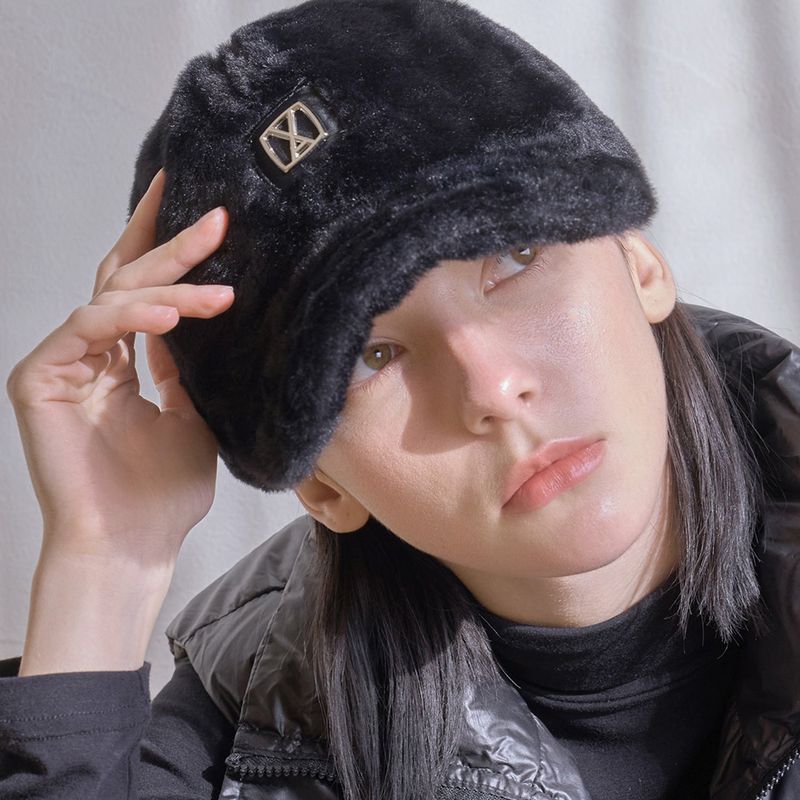 VA Square Stud Fur Ball Cap / Black