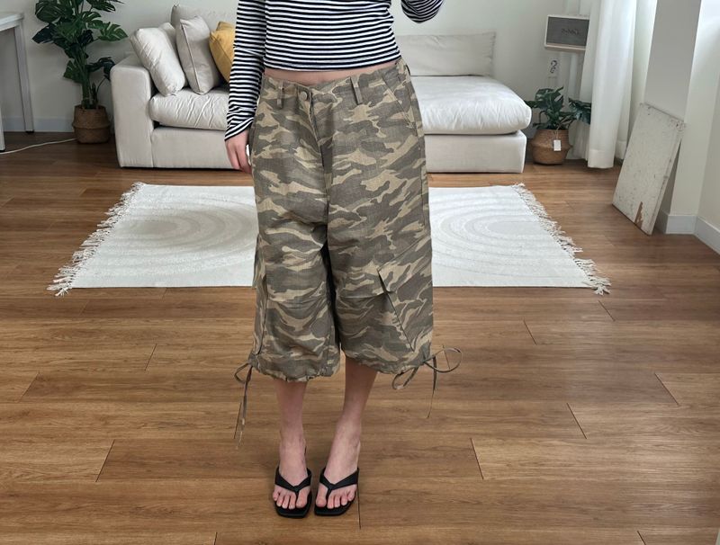 wide cargo bermuda shorts