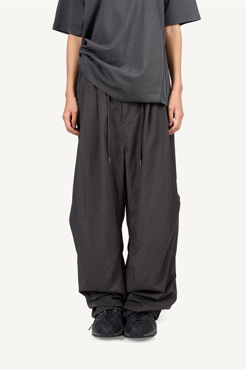 Raucohouse（ラウコハウス）の「Nylon line track pants（Pants）」