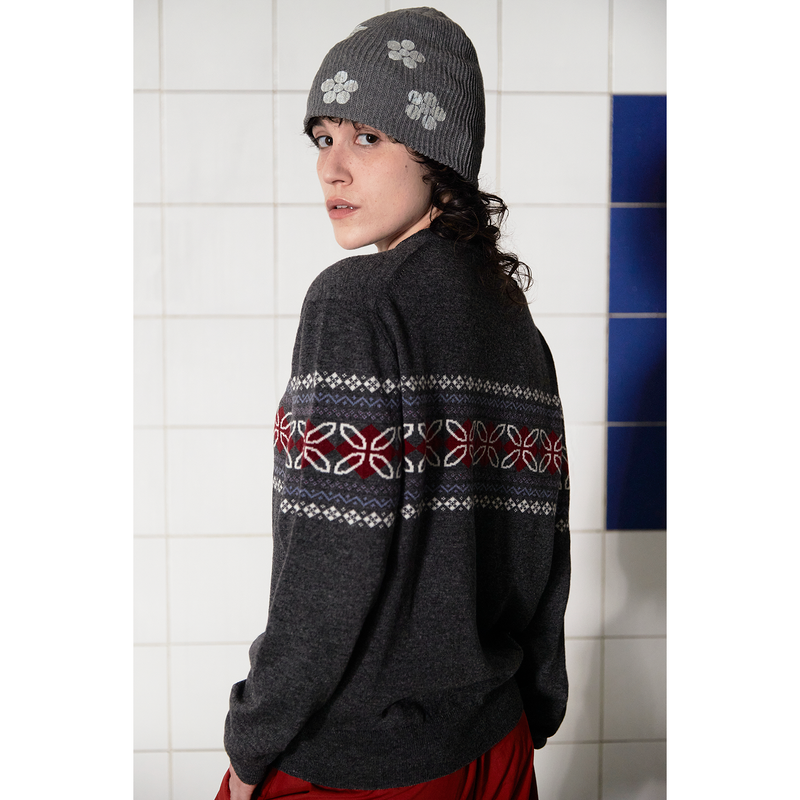 BUTTON FLOWER BEANIE / GREY