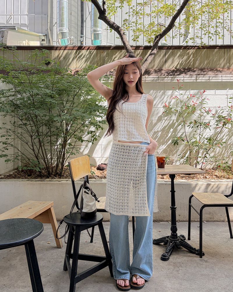 Dam knit sleeveless & wrap skirt set