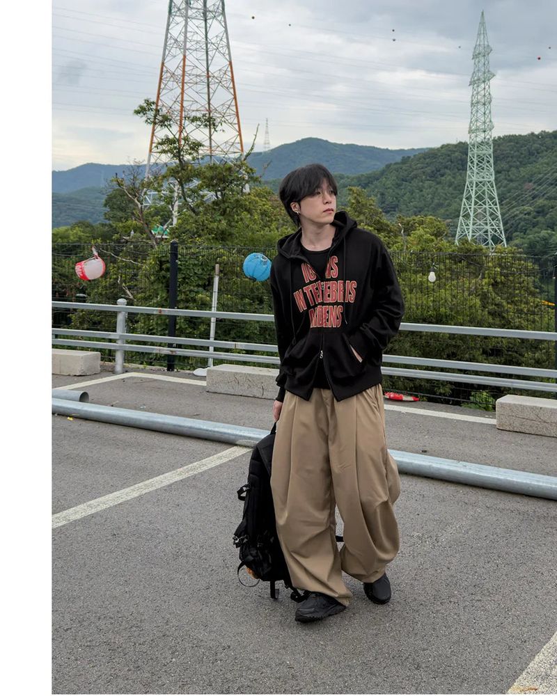 Ignel Lettering Crop Hoodie Zip-Up