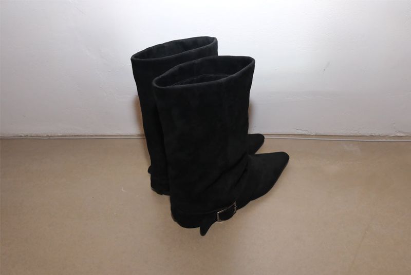 Hug belt boots _Black suede