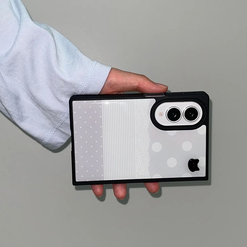 [MADE] KITTY PATCHWORK PHONE CASE (epoxy black bumper)