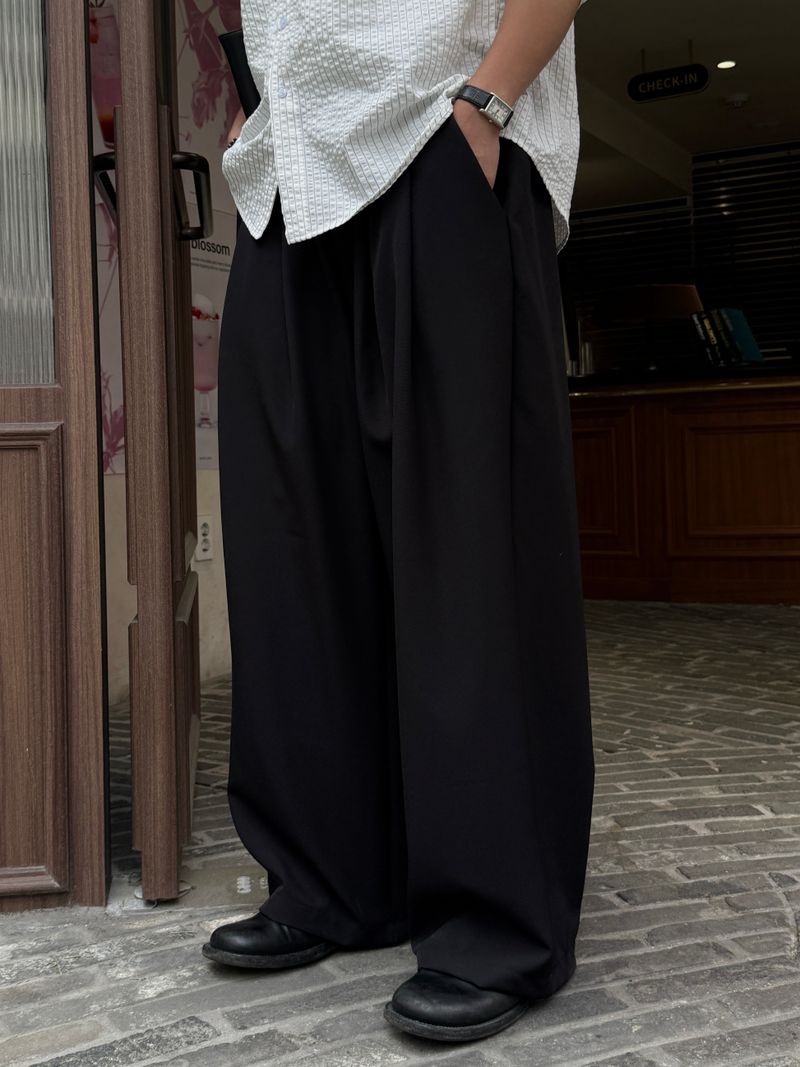 Field balloon two-tuck slacks
