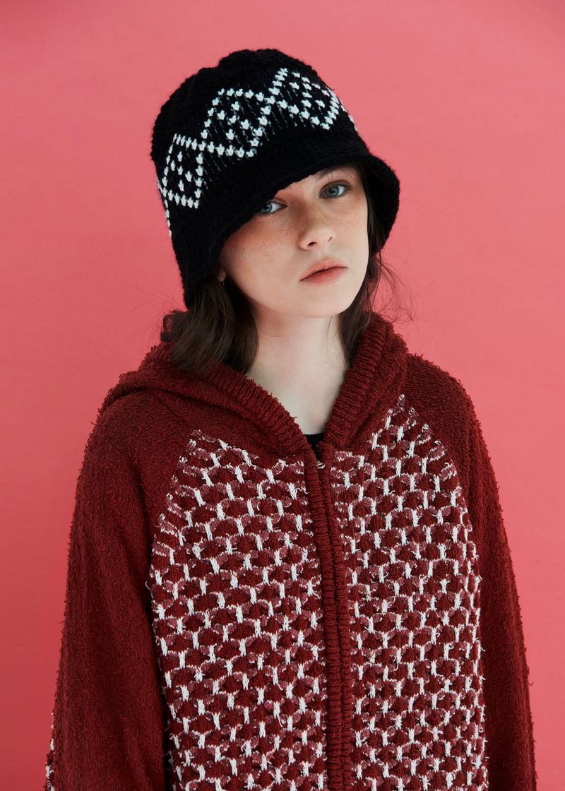 EMBOSSING CLOVER KNIT ZIP-UP HOODIE / RED