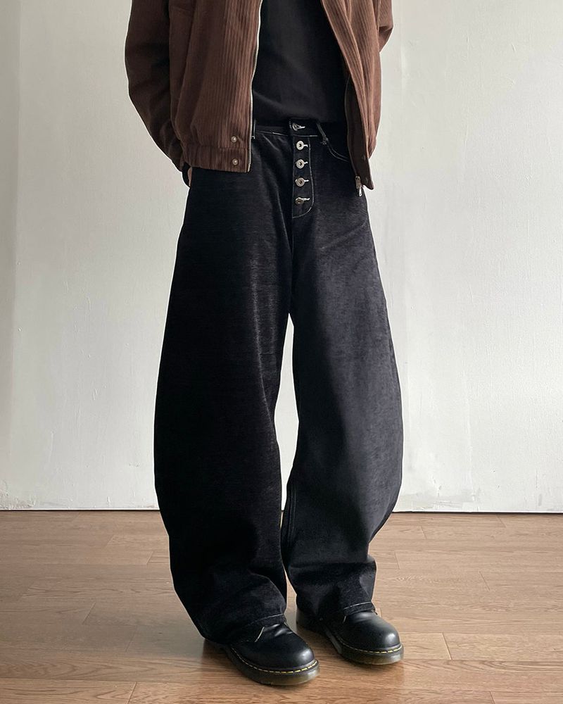 IDF（アイディーエフ）の「Button Curved Velvet Pants（Pants）」