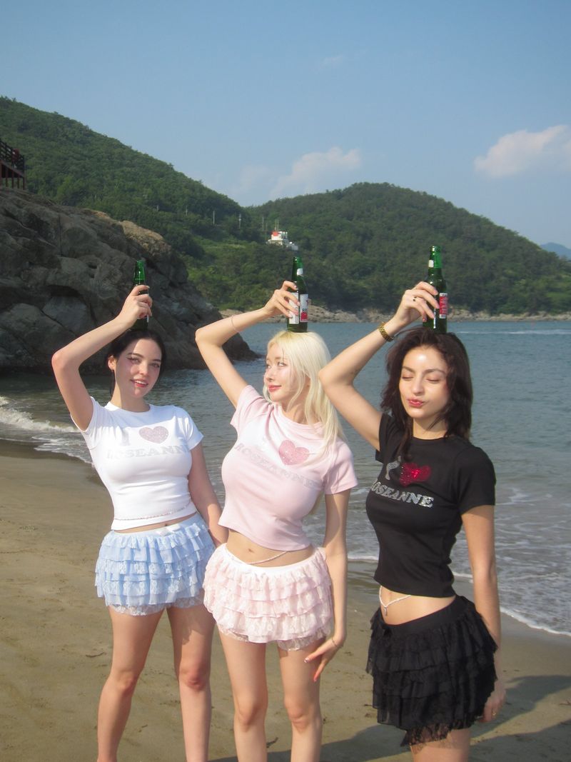 I♥︎ROSEANNE TWINKLE TEE (BLACK)