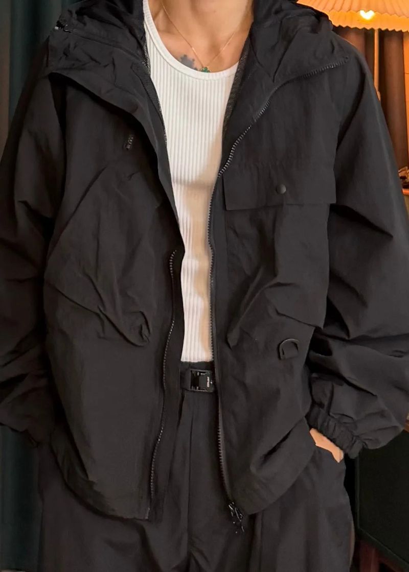 Two-Pocket Hooded Lip Jacket 3COLOR