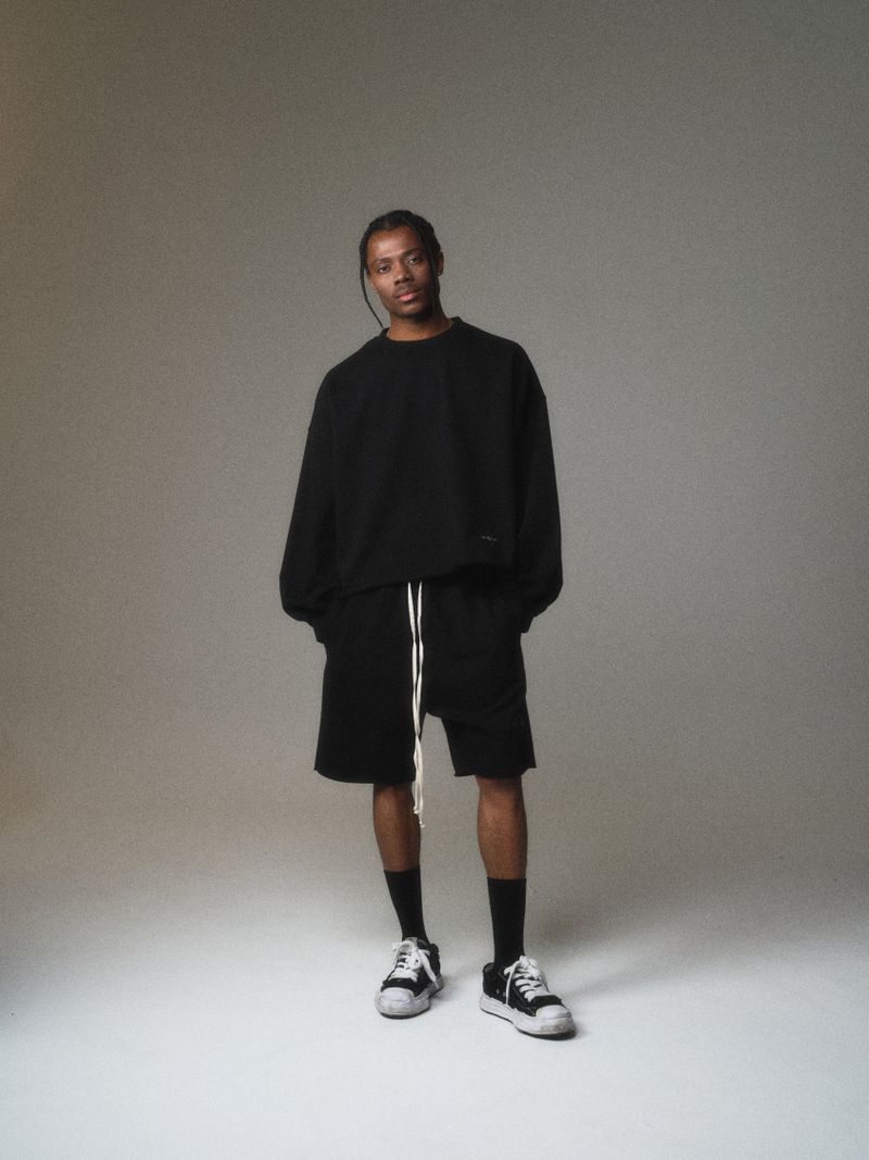 OVERSIZE CROPPED SWEATSHIRTS