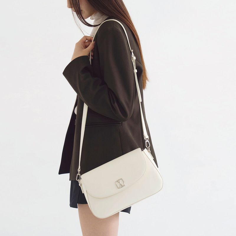 VARZAR（バザール）の「Senoir Flap Cross Bag Small Ivory（Bags）」