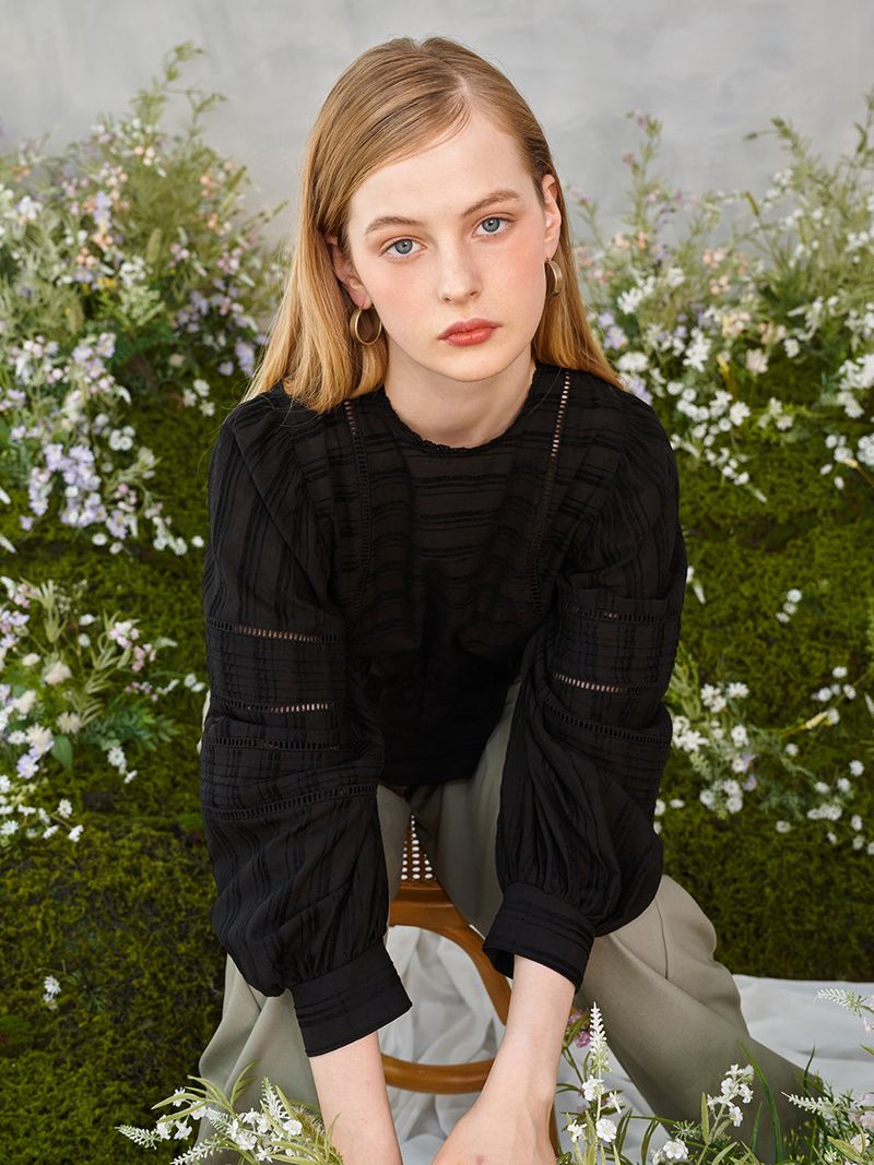 Lace Wrinkle Puff Blouse (2colors)