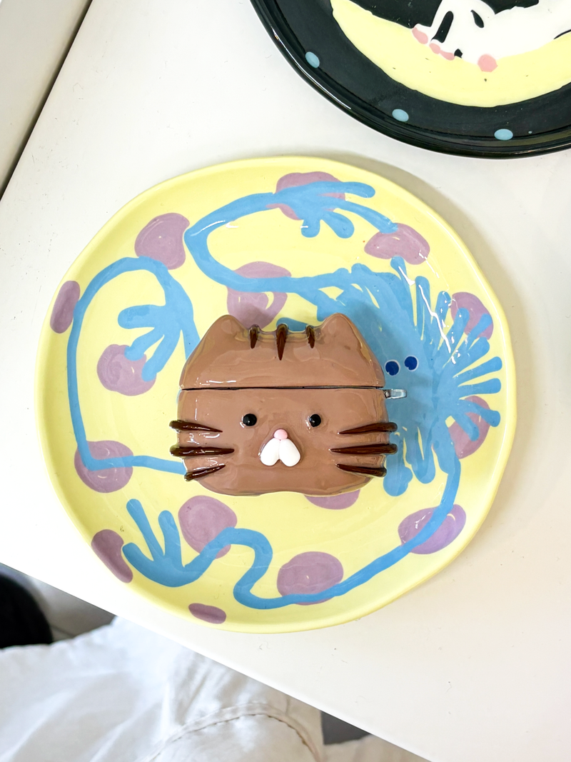 【MADE】 Choco Cat AirPods Case