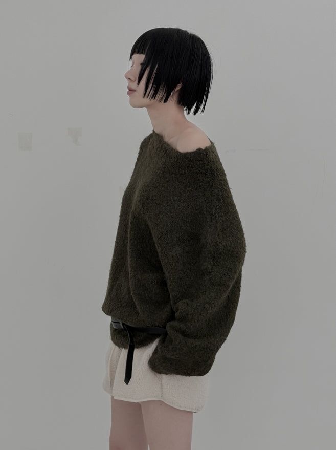 Solid loose-fit one-off knit sweatshirt