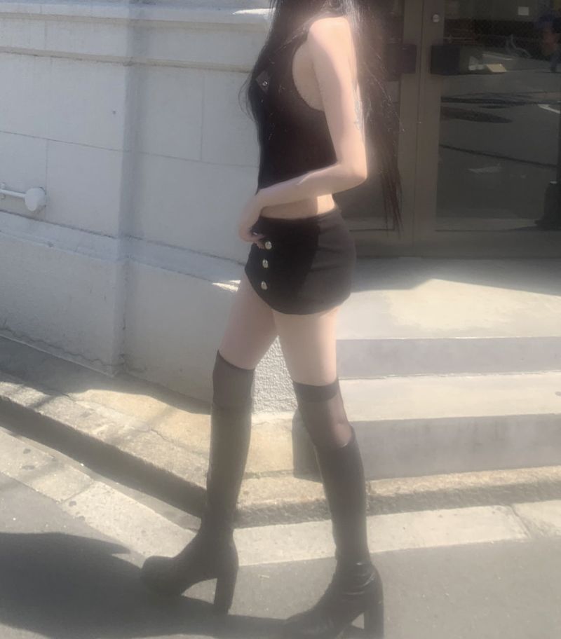 Trony button low-waist skirt (black)