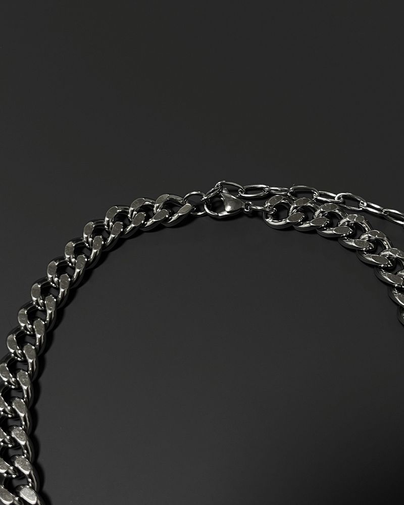 bold chain choker necklace