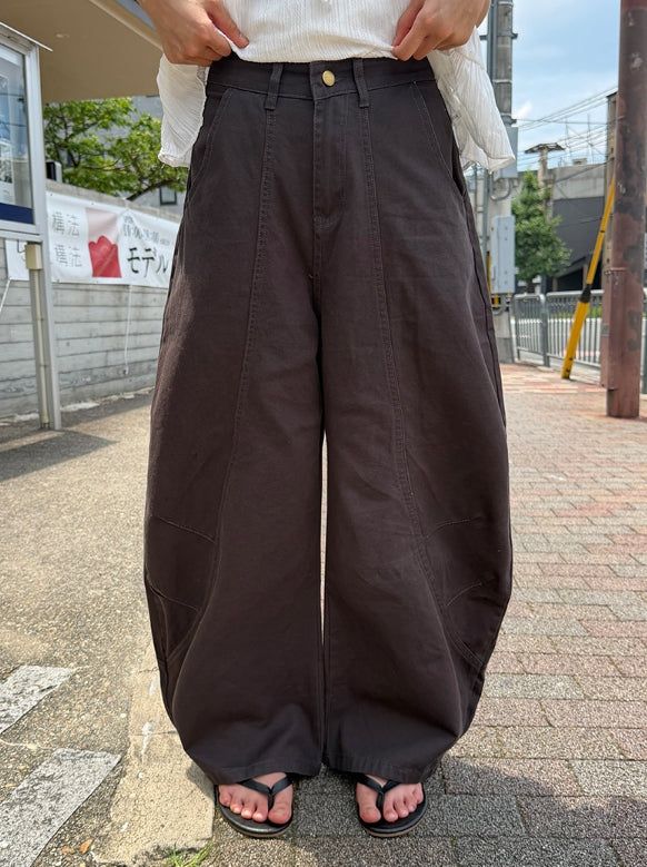 anyonemore（エニーワンモアー）の「ソヴェン カーブド バルーン コットン ワイド パンツ（パンツ）」