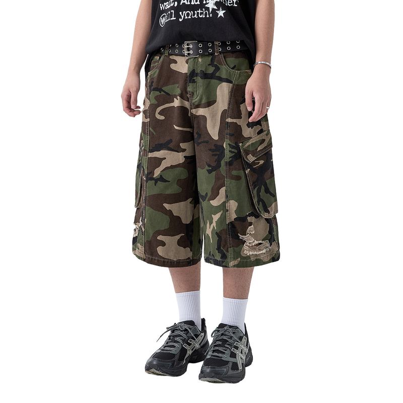 ODDSTUDIO（オッドスタジオ）の「Distressed Camo Cargo Bermuda Pants - CAMO（Pants）」