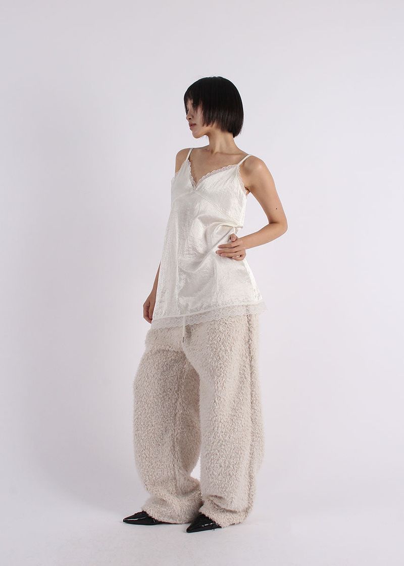 LACE SLIP SLEEVELESS TOP