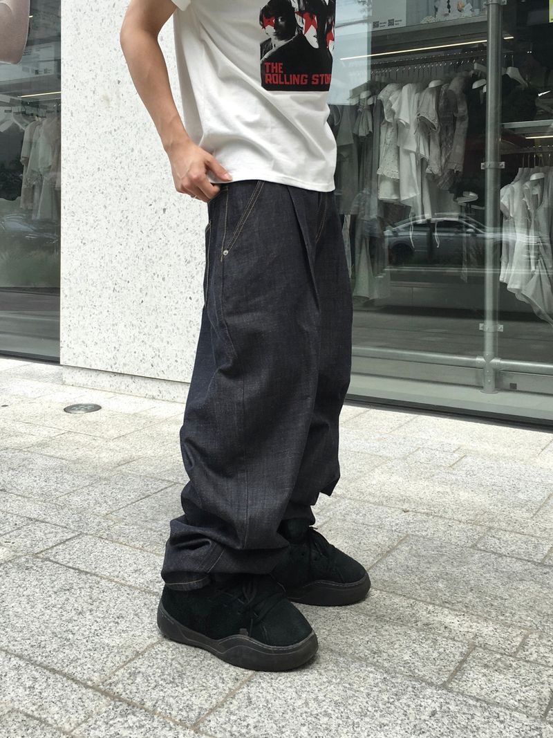 Jeff One Pleat Raw Wide Denim Pants