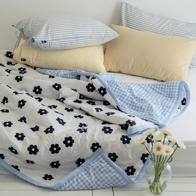 Borderline Pattern Reversible Summer Comforter - Black Flower - SS size