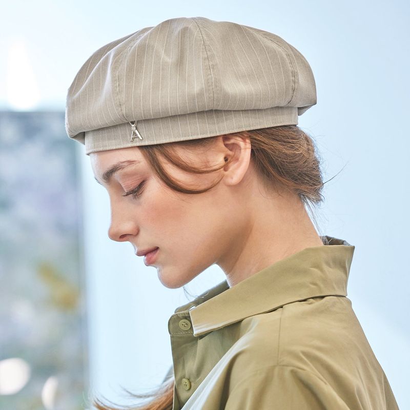 VA Cubic Stud Octagon Beret / Beige