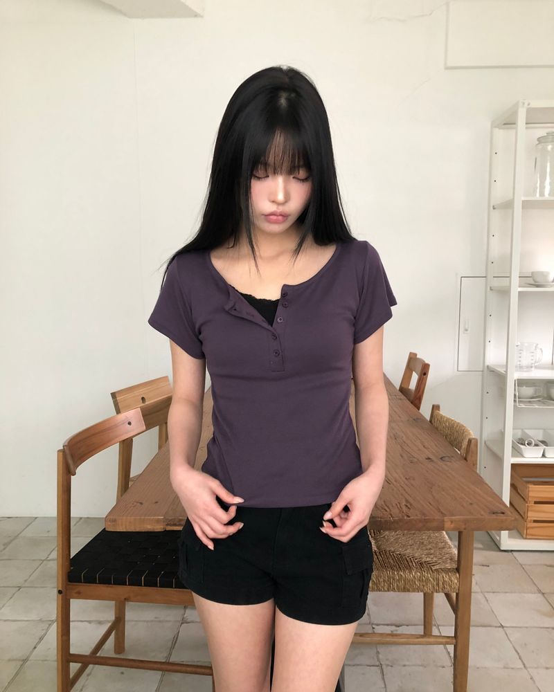 Muro Button Short Sleeve T-Shirt