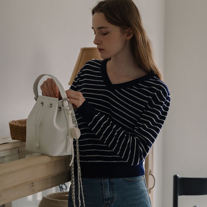 V-neck Stripe Knit - Navy