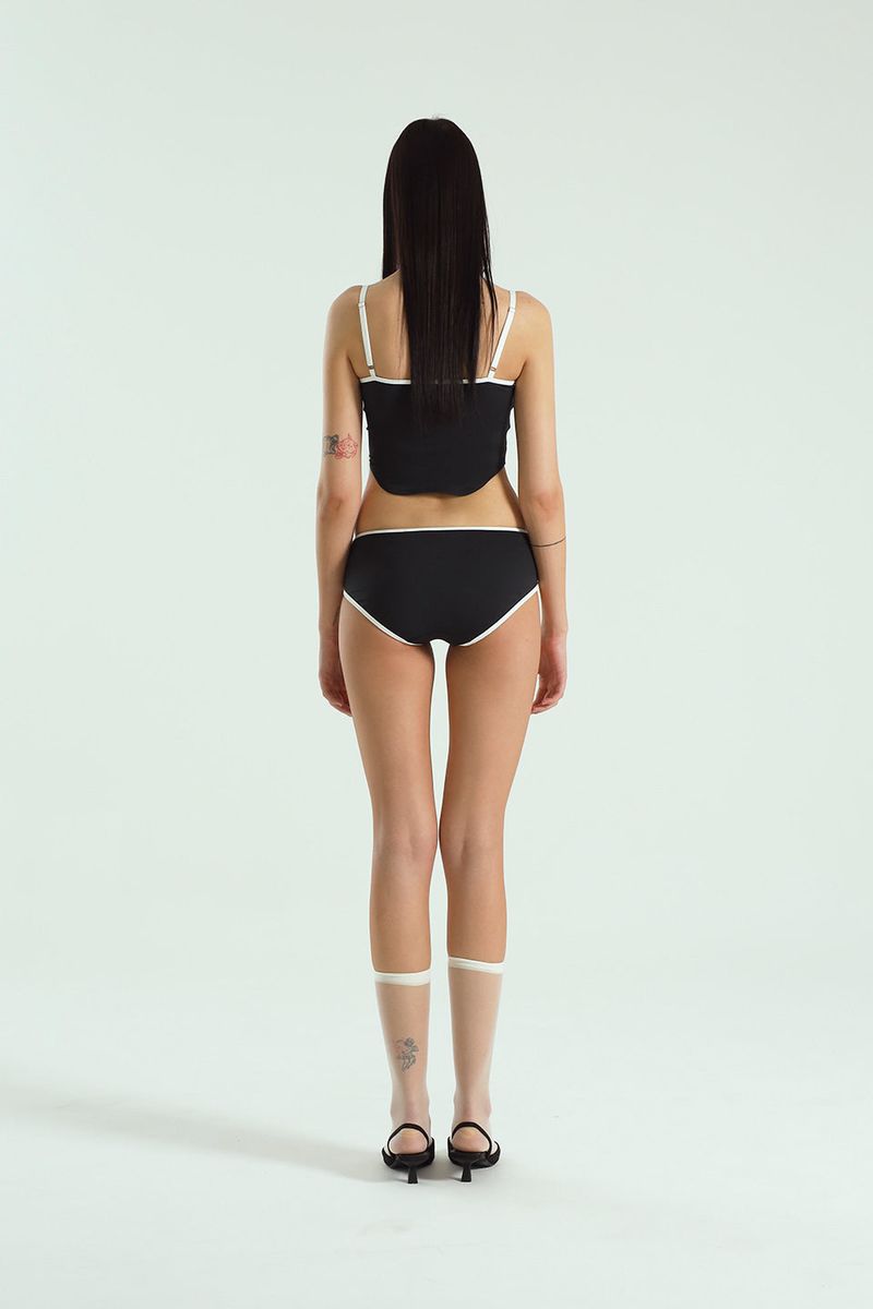 Line deep side bikini bra