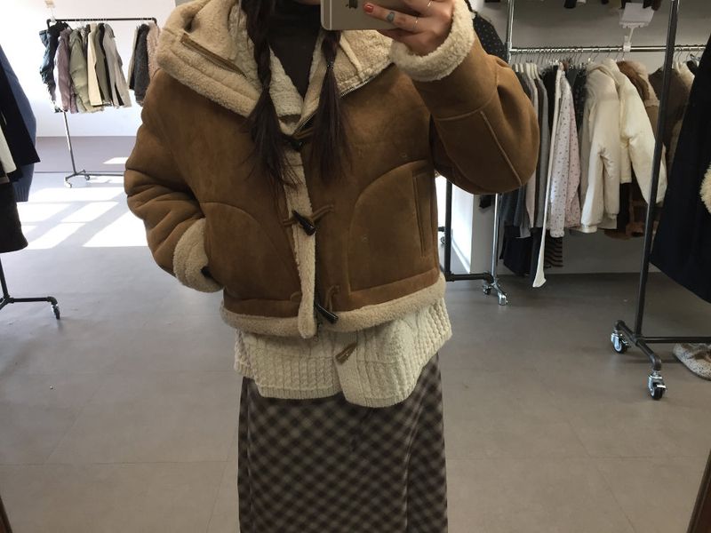 Femme Duffle Hooded Faux Shearling Jacket (2color)