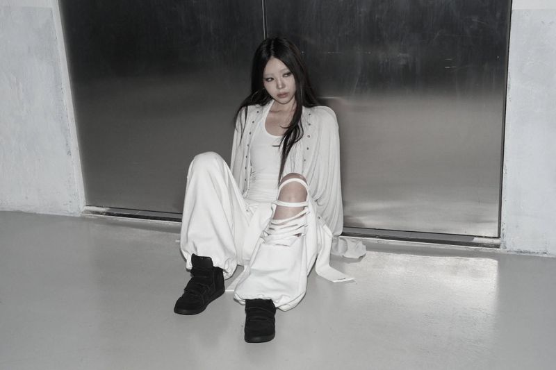 [label] layered tie damage wide pants (white)
