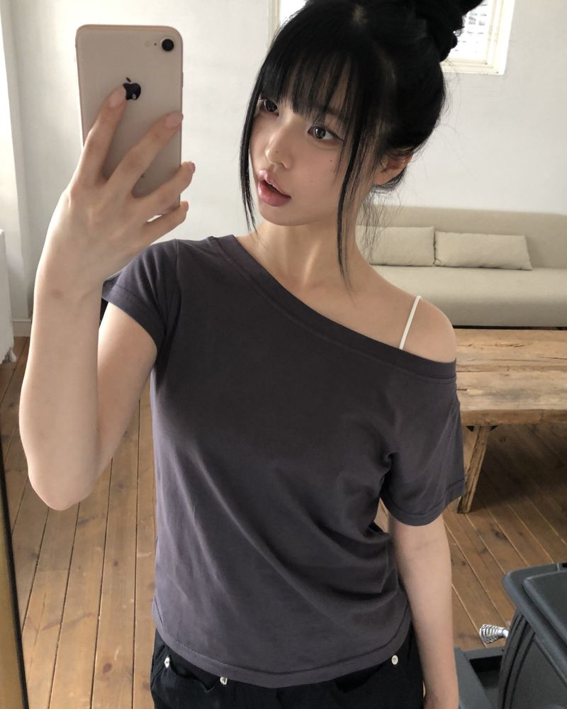 WONDER WONDER（ワンダーワンダー）の「リヴィア ボートネック ショートスリーブ Tシャツ（トップス）」