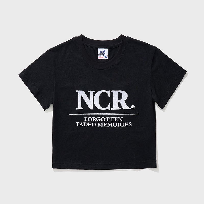 NCOVER（エンカバー）の「NCRシグニチャークロップTシャツ-ブラック（トップス）」