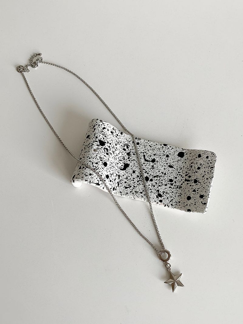Loop Star necklace