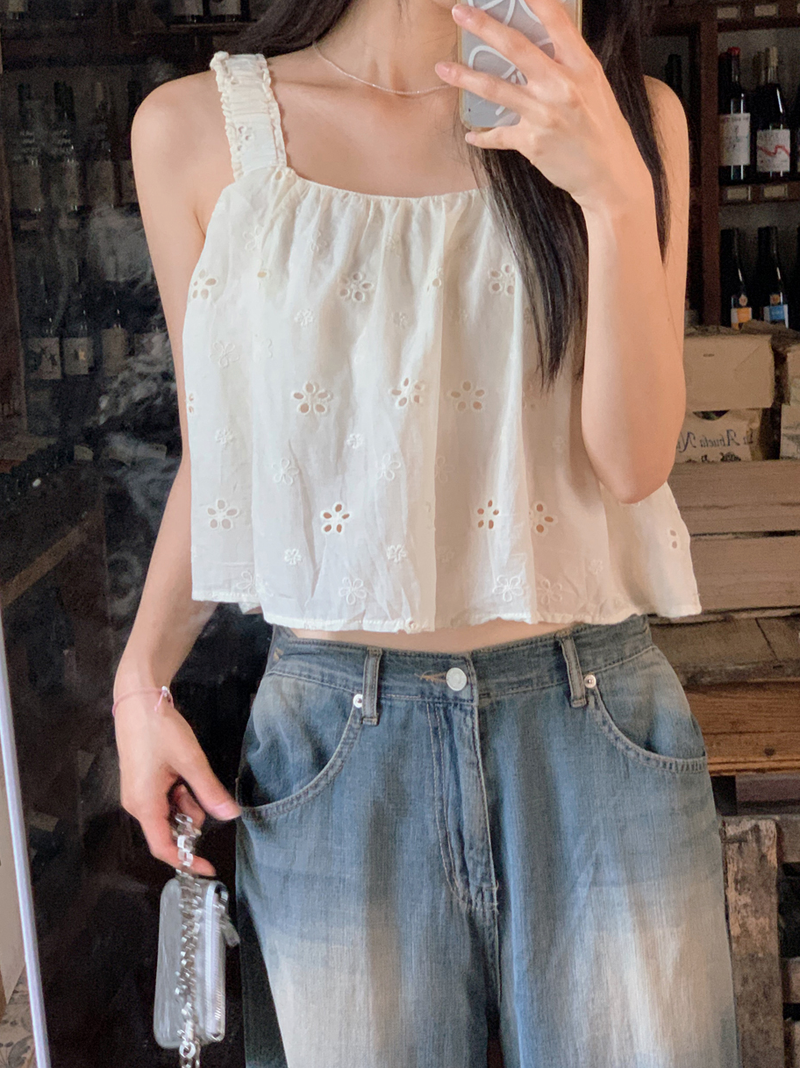 SHOPPERLAND（ショッパーランド）の「#Daisy Summer Punching Bustier Blouse (2color)（Tops）」