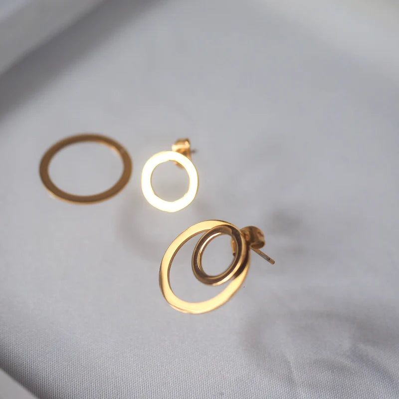 サチレイヤーフープピアス