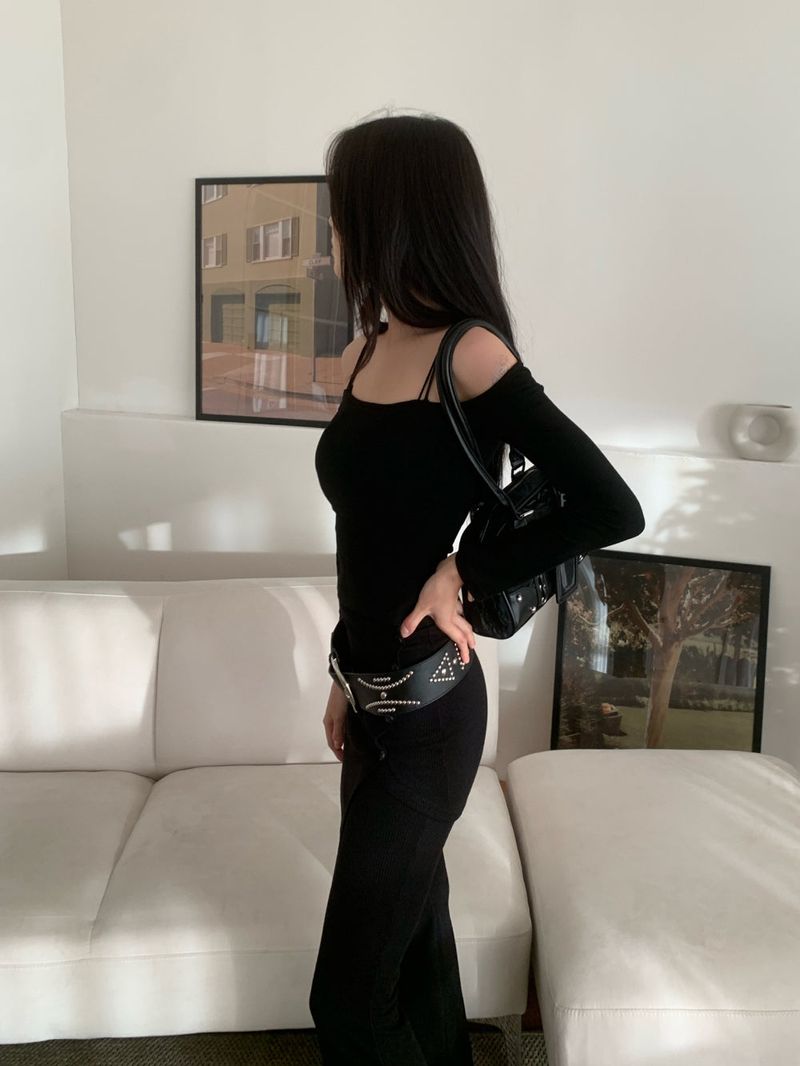 Lia Inner-Cap Off Shoulder Strap Top