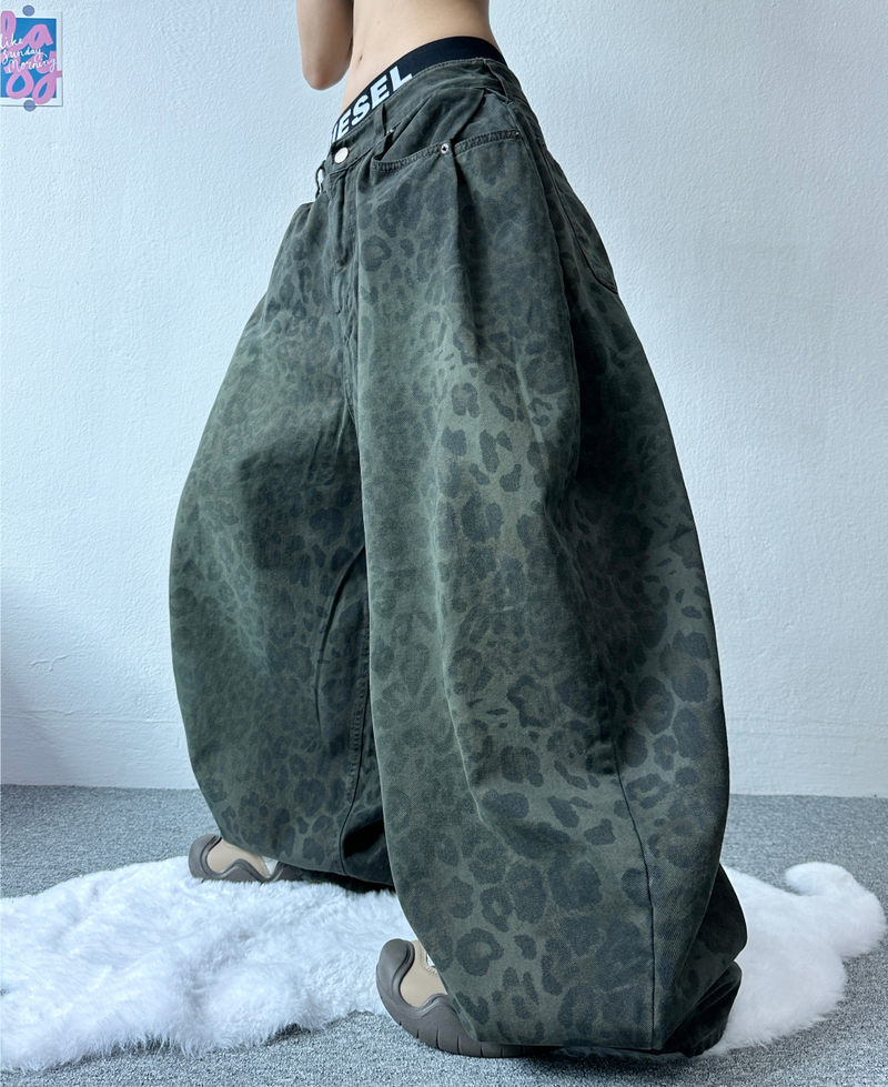 HIDDEN POCKET LEOPARD SPOT BALLOON DENIM🤎💚 - 2 COLORS