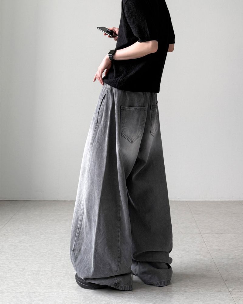Bagger Gray Balloon Denim