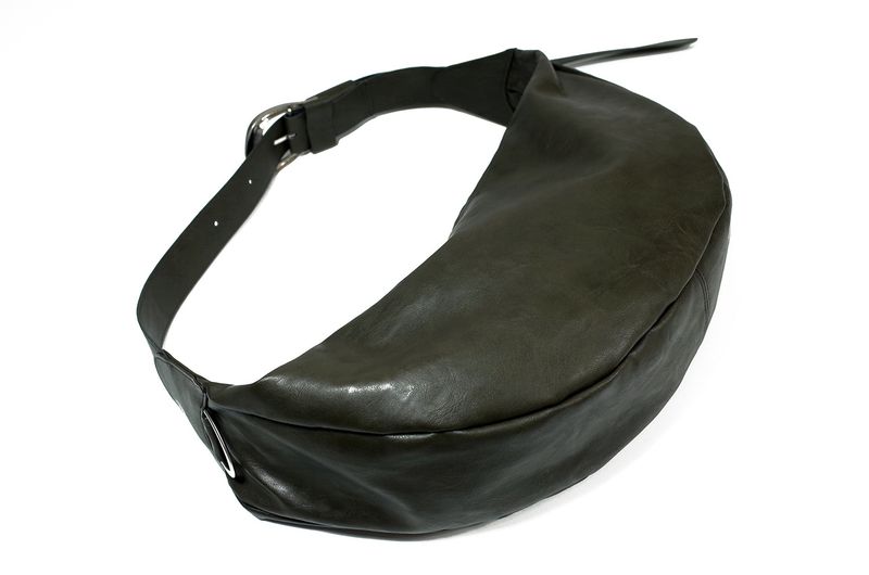 H-Buckle Banana Leather Bag (khaki)