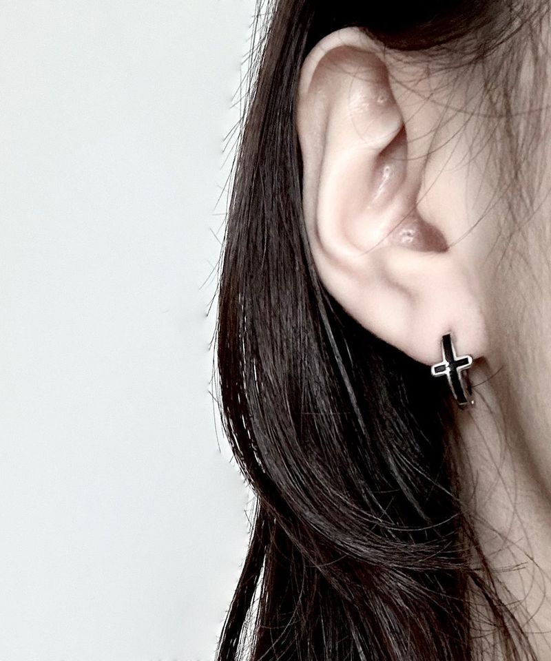 BLACK CROSS One-touch Piercing 2pcs