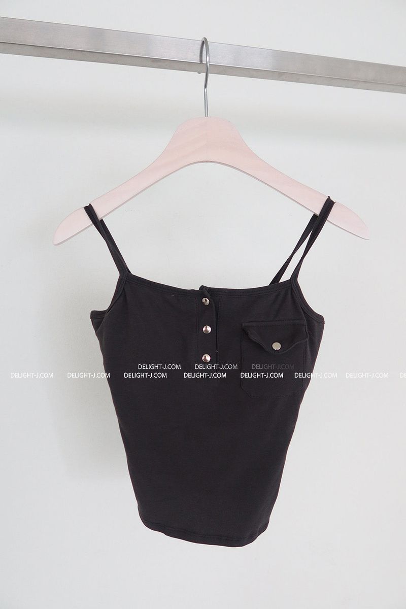 Pocket and snap cap with built-in strap sleeveless