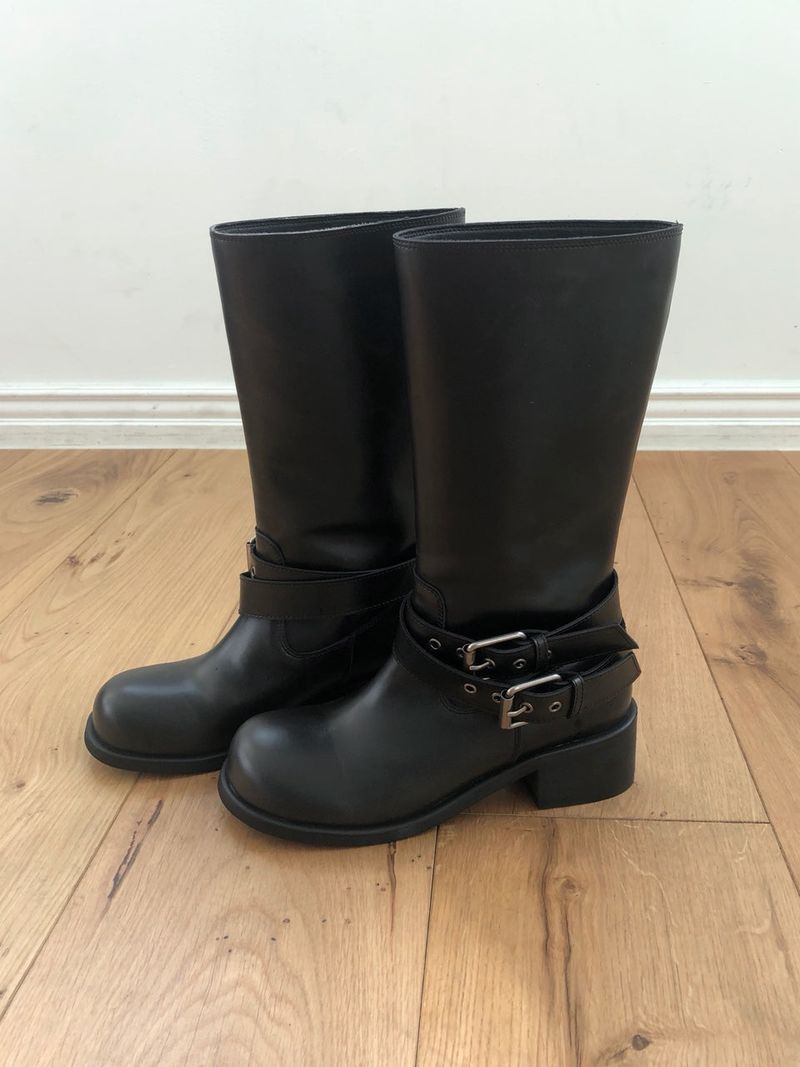Two Buckle Middle Boots