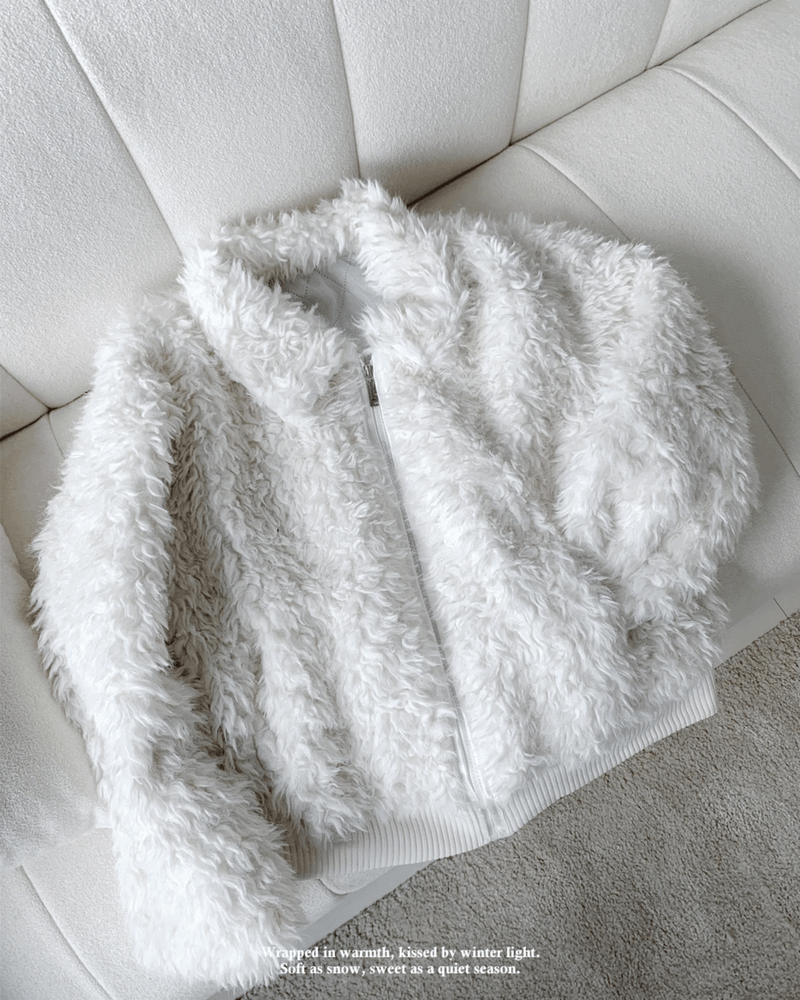 GUSTA（グスタ）の「Luv Snowy Collar Fur Zip-Up Jacket （Jackets/Outerwear）」