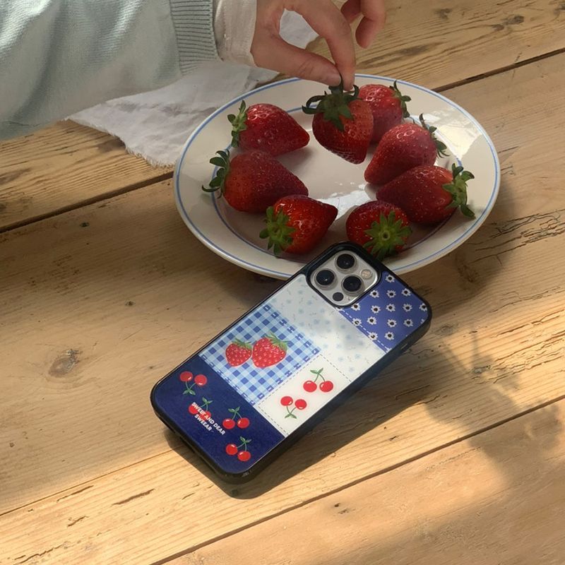 SEWING BERRY GLASS CASE