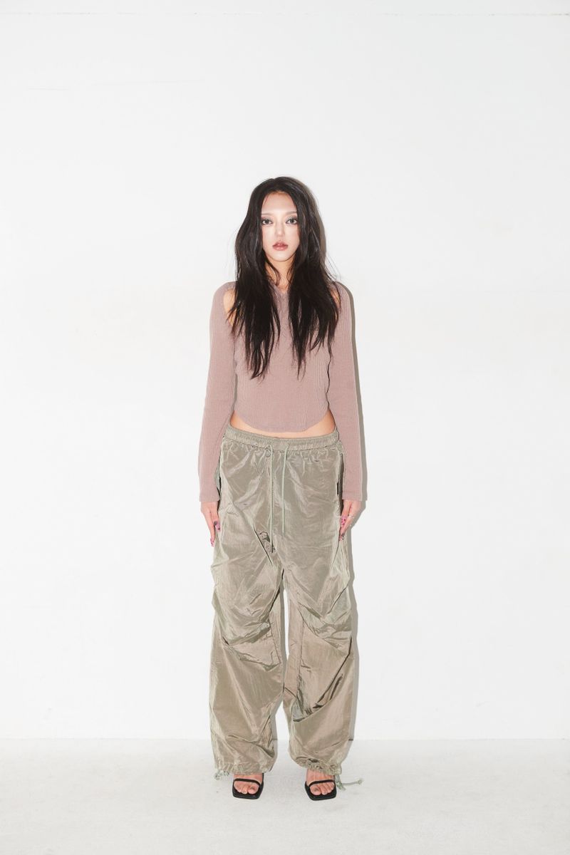 deepinblue（ディープインブルー）の「06. PARACHUTE PANTS KHAKI（Pants）」