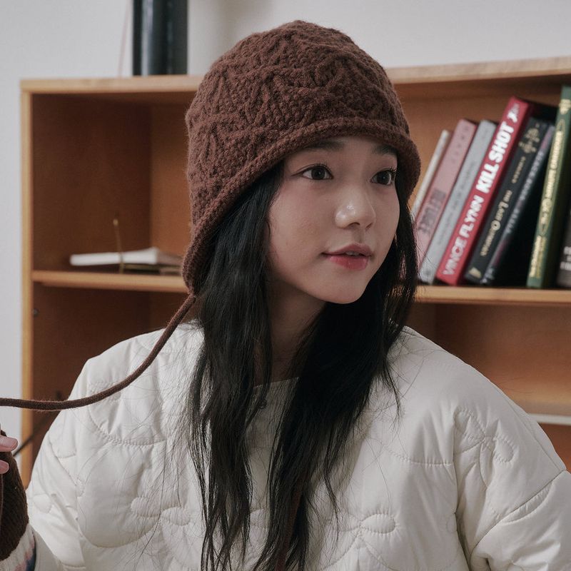 Ivy Rolling Bonnet Beanie (Brown)
